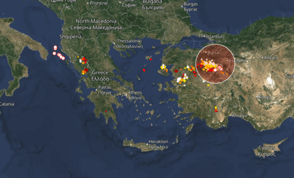 Καιρός 5-9: Καταιγίδες τώρα – Πού εκδηλώνονται, Live