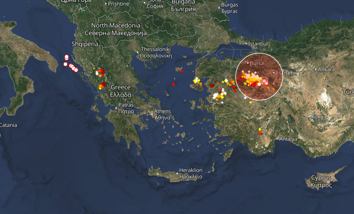 Καιρός 5-9: Καταιγίδες τώρα - Πού εκδηλώνονται, Live