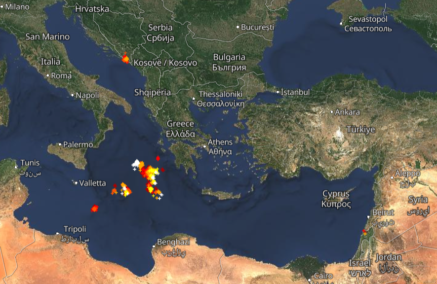 Καιρός 25-9: Καταιγίδες τώρα – Πού εκδηλώνονται, Live…