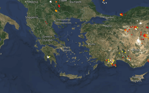 Καιρός 8-9: Καταιγίδες σε εξέλιξη τώρα -Πού εκδηλώνονται, Live