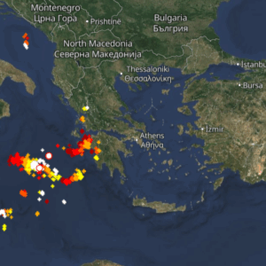 Καιρός 6-10: Πού εκδηλώνονται τώρα καταιγίδες – Live οι κεραυνοί