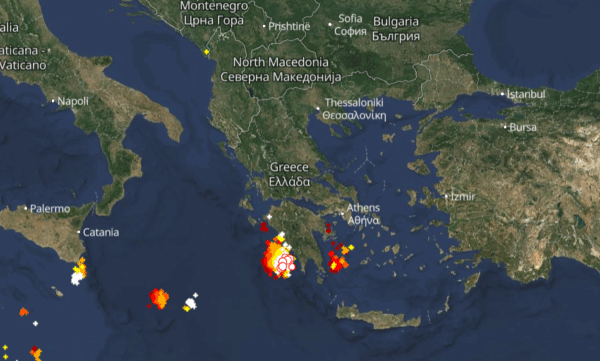 Καιρός 20-10: Καταιγίδες σε εξέλιξη τώρα – Πού εκδηλώνονται Live