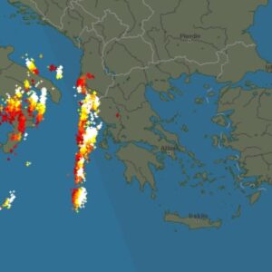 Καιρός 9-11: Προειδοποίηση Τσατραφύλλια – Εντονες καταιγίδες τις επόμενες ώρες