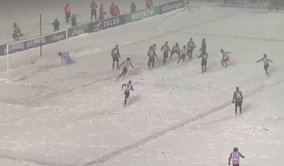 Το γκολ της χρονιάς μπήκε στα… χιόνια (vid)