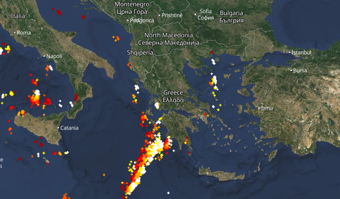 Καιρός 27-11: Ισχυρές καταιγίδες τώρα - Πού εκδηλώνονται Live