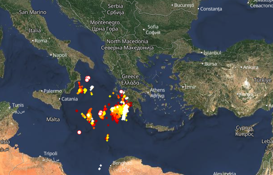 Καιρός 1-11: Καταιγίδες σε εξέλιξη τώρα – Πού εκδηλώνονται Live