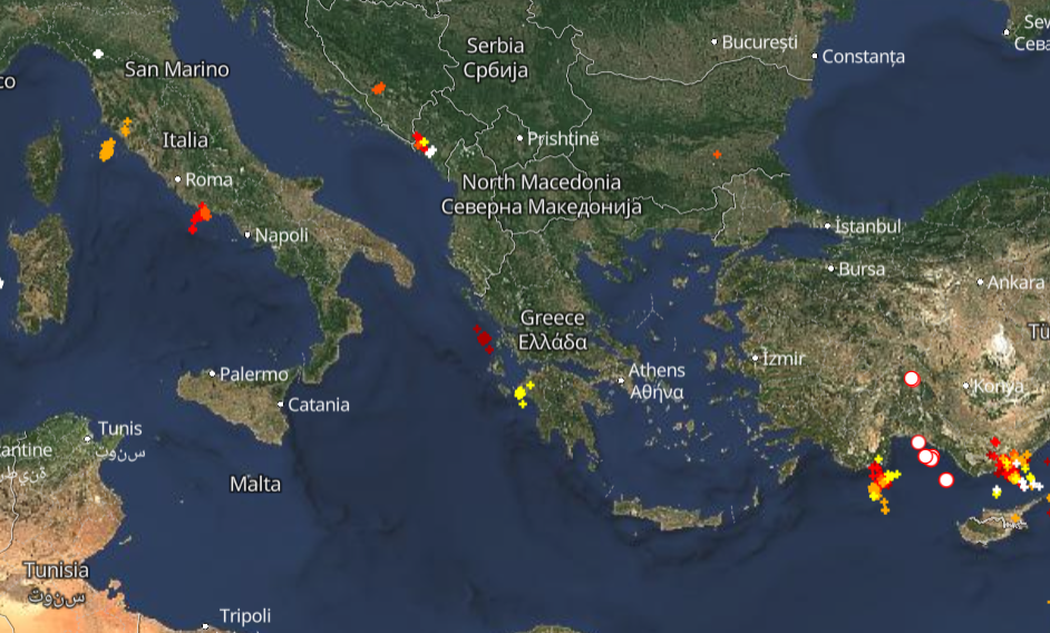 Καιρός 25-11: Ξεκινούν καταιγίδες - Πού εκδηλώνονται τώρα - Live
