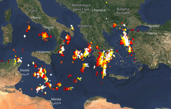 Καιρός 28-11: Ισχυρές καταιγίδες και χαλαζοπτώσεις σε εξέλιξη – Πού εκδηλώνονται τώρα