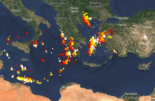 Καιρός 28-11: Τρεις πυρήνες καταιγίδων – Πού εκδηλώνονται τώρα, Live