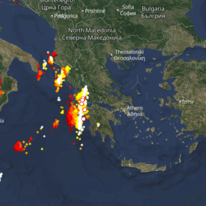 Κακοκαιρία Adel: Σφυροκοπά τη δυτική Ελλάδα – Πού εκδηλώνονται καταιγίδες τώρα