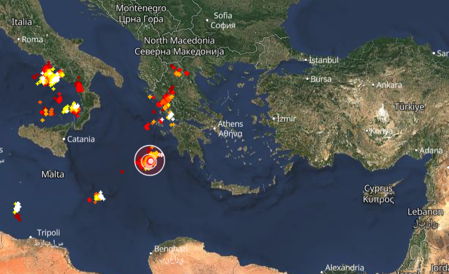 Κακοκαιρία 8-11: Καταιγίδες τώρα σε εξέλιξη – Πού εκδηλώνονται Live