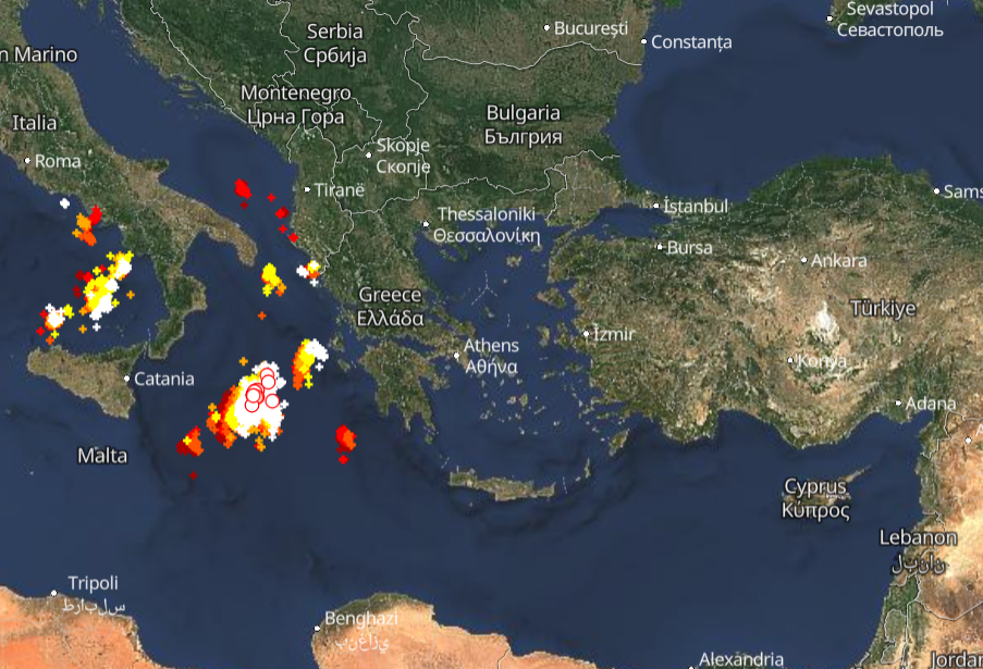 Καιρός 8-11: Νέος γύρος καταιγίδων – Πλησιάζουν τη δυτική Ελλάδα – Live
