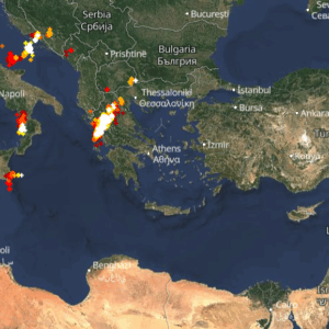 Καιρός 21-11: Πού εκδηλώνονται τώρα καταιγίδες – Live