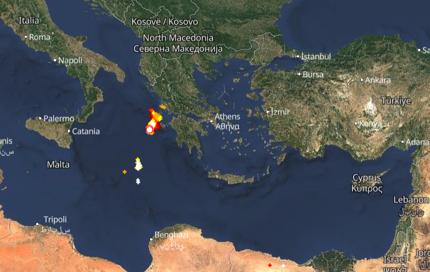 Καιρός 3-11: Καταιγίδες σε εξέλιξη τώρα – Πού εκδηλώνονται, Live