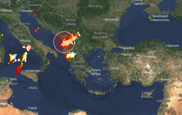 Καιρός 18-11: Κακοκαιρία σε εξέλιξη στα δυτικά – Πού εκδηλώνονται τώρα καταιγίδες