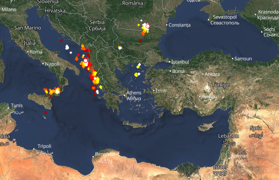 Καιρός 23-11: Καταιγίδες σε εξέλιξη τώρα - Πού εκδηλώνονται Live