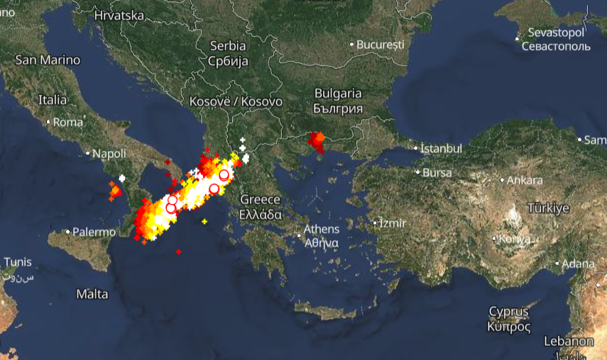 Καιρός 19-11: Ισχυρός πυρήνας καταιγίδων στα δυτικά - Live
