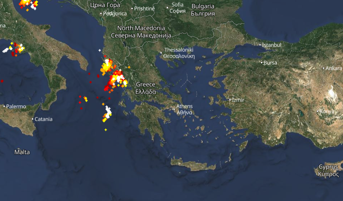 Καιρός 26-11: Πού χτυπά τώρα η κακοκαιρία Adel - Καταιγίδες Live