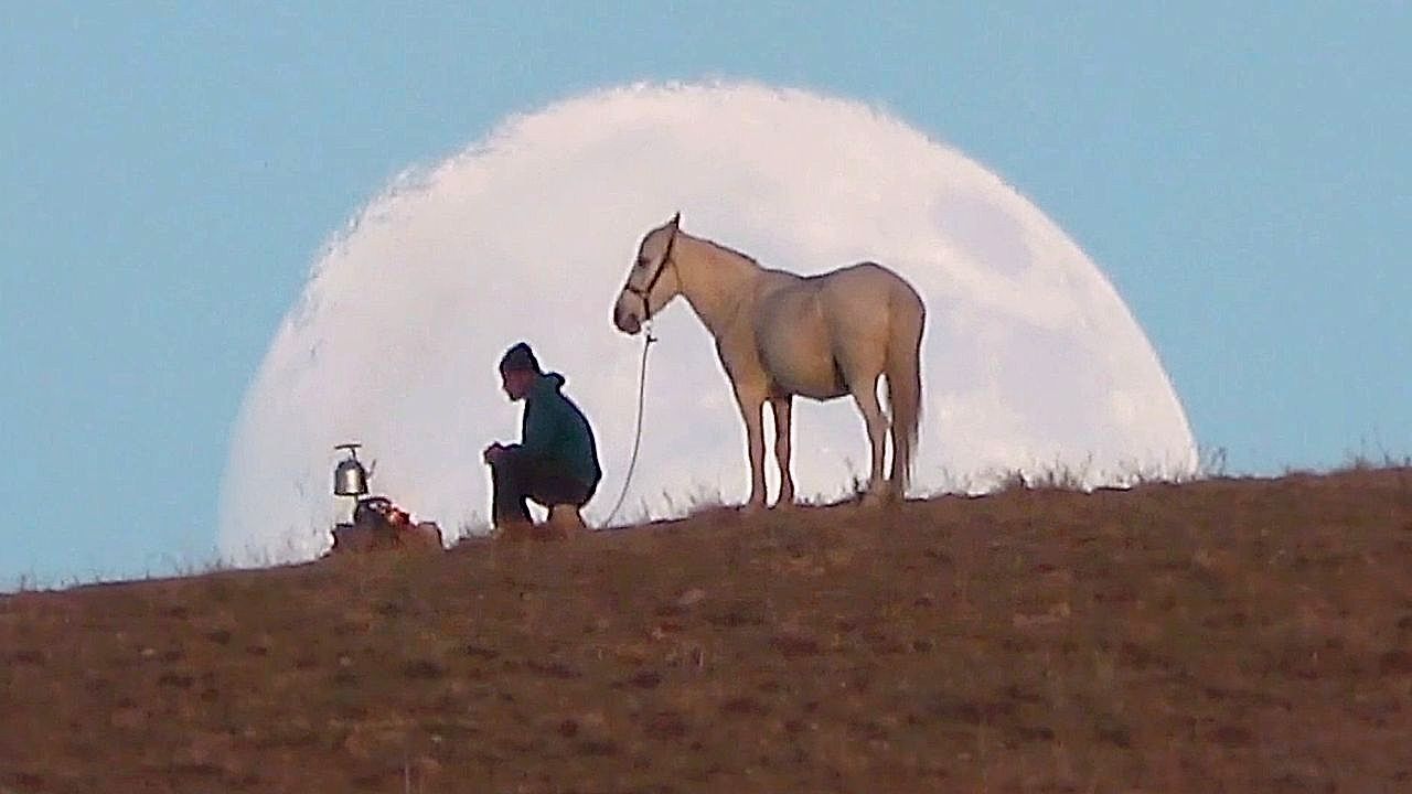 Πανσέληνος του κάστορα - Μαγεία και απίθανες εικόνες (vid)