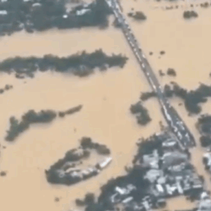 Τουλάχιστον 29 νεκροί από τις πλημμύρες στο Βιετνάμ – Σοκαριστικές εικόνες (vid)