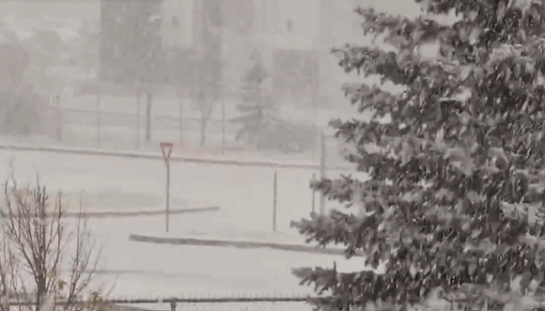 Στο έλεος χιονιά Αλάσκα και Καναδάς, ακολουθούν οι ανατολικές ΗΠΑ (vids)