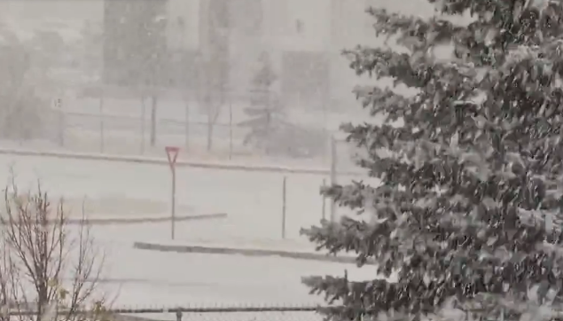 Στο έλεος χιονιά Αλάσκα και Καναδάς, ακολουθούν οι ανατολικές ΗΠΑ (vids)