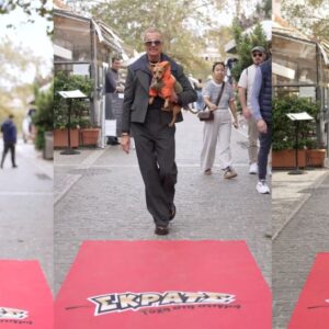 Όταν το κέντρο της Αθήνας μεταμορφώνεται σε catwalk: Ο Λάκης Γαβαλάς ξετυλίγει το «Κόκκινο Χαλί» του μαζί με το ΣΚΡΑΤΣ