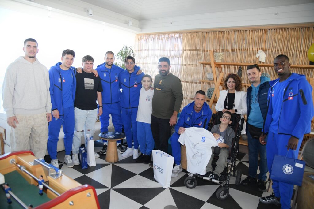 Τζόλης, Τετέι, Ρότα και Χατζηδιάκος έκαναν έκπληξη σε τρία παιδιά από το Make-A-Wish Ελλάδος (vid)