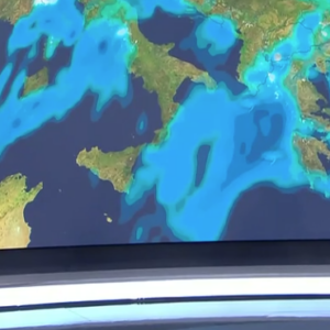 Καιρός Χριστούγεννα: Τσατραφύλλιας για ομπρέλες και χιόνια στα ορεινά