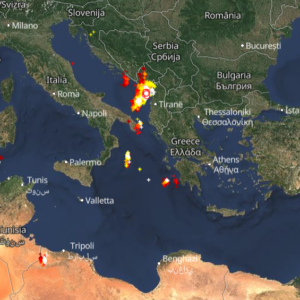 Καιρός 3-12: Πού εκδηλώνονται καταιγίδες τώρα – Live
