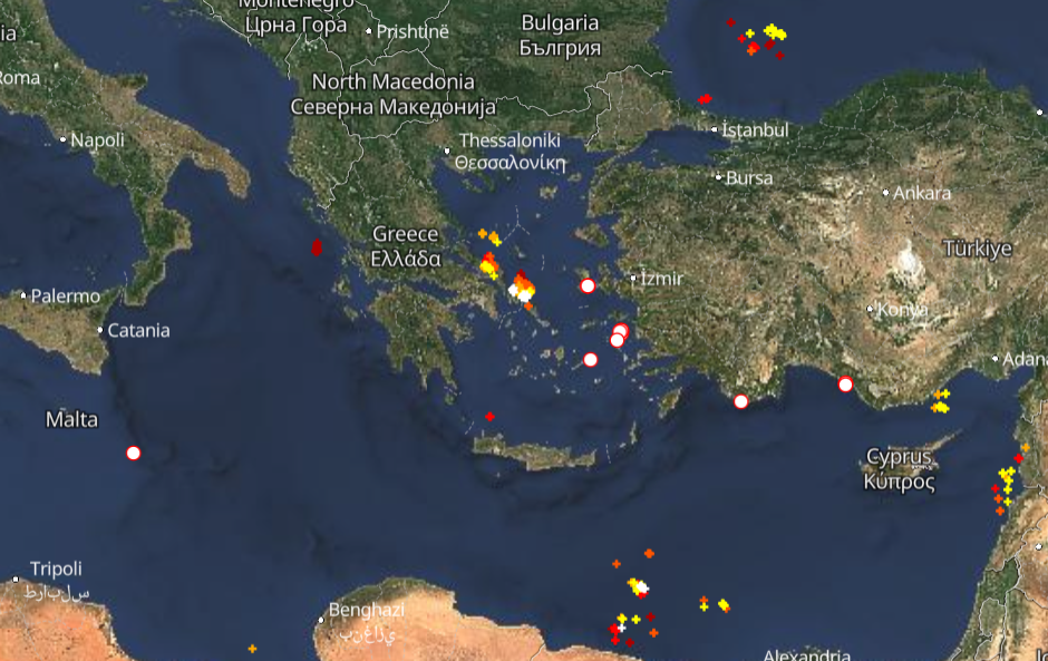 Καιρός 7-12: Πού εκδηλώνονται καταιγίδες τώρα – Live