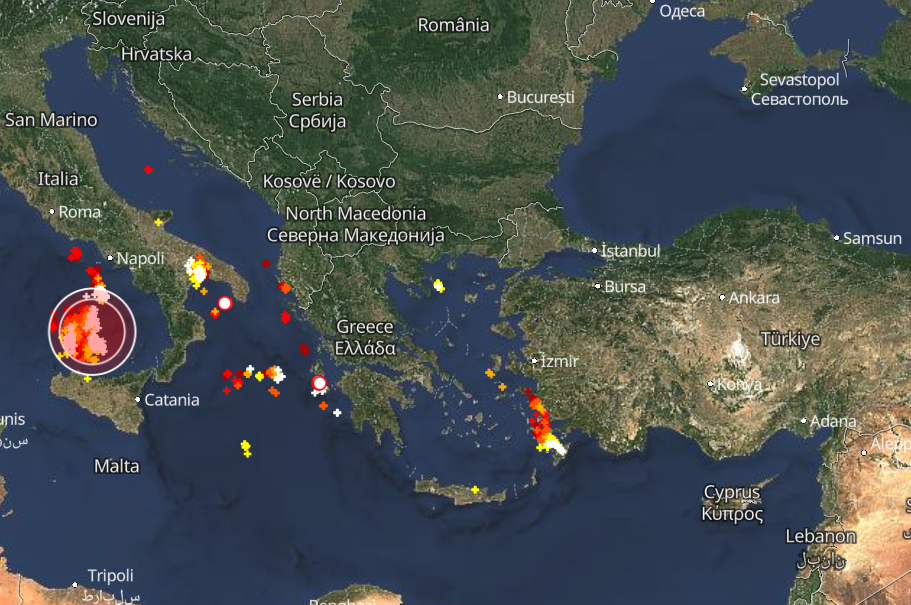 Καιρός 25-12: Νέος γύρος καταιγίδων στα δυτικά – Πού εκδηλώνονται Live