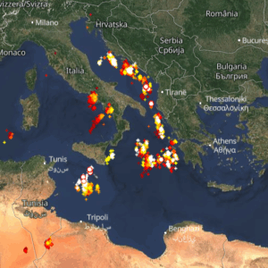 Καταιγίδες τώρα: Ξεκίνησε η νέα κακοκαιρία – Πού εκδηλώνονται Live