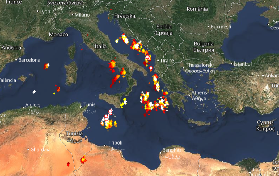 Καταιγίδες τώρα: Ξεκίνησε η νέα κακοκαιρία – Πού εκδηλώνονται Live