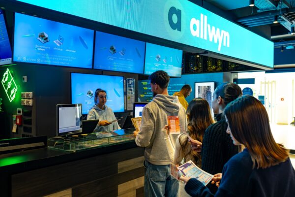 Ντέρμπι ΑΕΚ-Ολυμπιακός στην Allwyn Arena με αμέτρητες αγορές από το Πάμε Στοίχημα