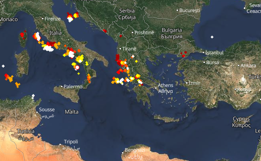 Καιρός 10-1: Καταιγίδες τώρα σε εξέλιξη – Πού εκδηλώνονται Live