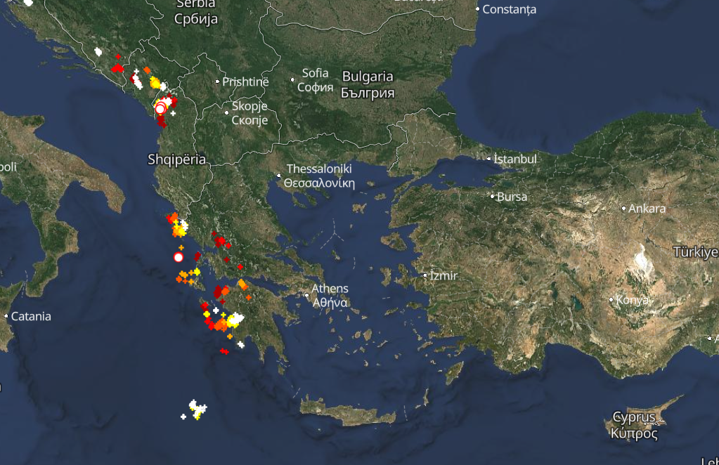 Καιρός 2-1: Καταιγίδες σε εξέλιξη τώρα – Πού εκδηλώνονται Live