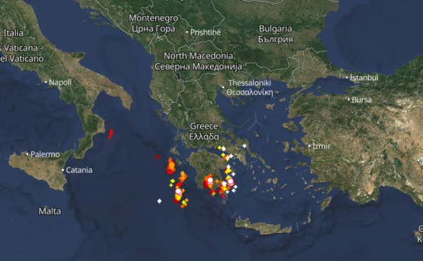 Καιρός 21-1: Κακοκαιρία Live – Πού εκδηλώνονται καταιγίδες τώρα