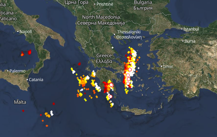 Καιρός 21-1: Λαίλαπα καταιγίδων τώρα – Πού εκδηλώνονται Live