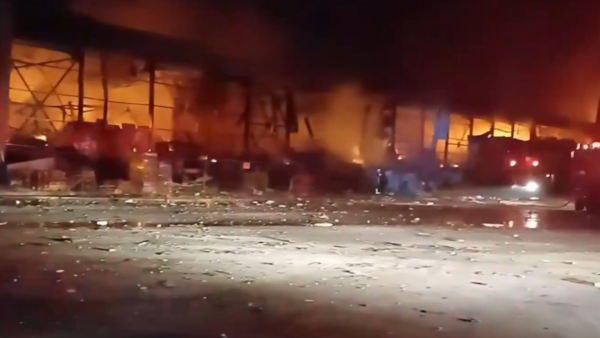 Τρίκαλα: Μεγάλη φωτιά στο εργοστάσιο της Βιολάντα, 5 αγνοούμενοι, 8 τραυματίες