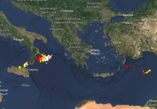 Καιρός 11-2: Πλησιάζει – Πού εκδηλώνονται τώρα καταιγίδες – Live