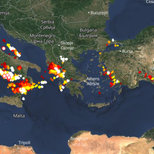 Καιρός 17-2: Κακοκαιρία σε εξέλιξη – Πού εκδηλώνονται τώρα καταιγίδες – Live