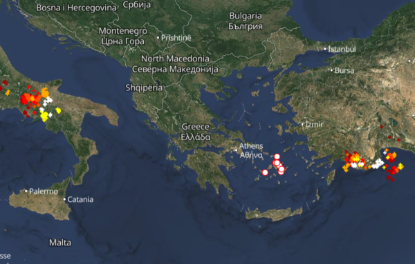 Καιρός 6-2: Καταιγίδες τώρα – Πού εκδηλώνονται Live