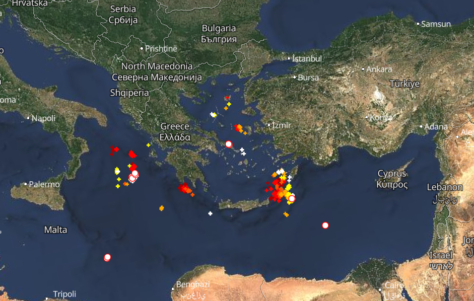 Καιρός 21-2: Σε εξέλιξη καταιγίδες – Πού εκδηλώνονται τώρα, Live