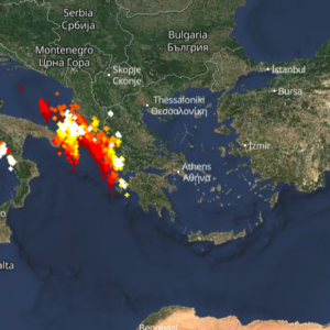 Καιρός 4-2: Ξεκίνησε! Ισχυρές καταιγίδες σε εξέλιξη – Πού εκδηλώνονται Live