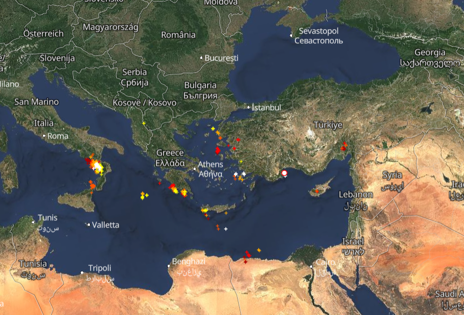 Καιρός 13-2: Καταιγίδες τώρα – Πού εκδηλώνονται Live