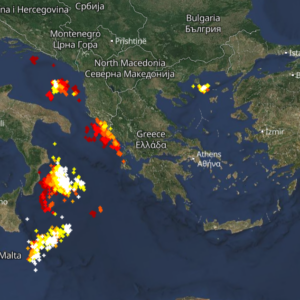 Καιρός 9-2: Ξεκίνησε! Καταιγίδες σε εξέλιξη τώρα – Πού εκδηλώνονται Live