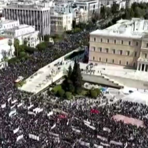 Τραγωδία Τέμπη: Η Ελλάδα στους δρόμους, για απονομή δικαιοσύνης