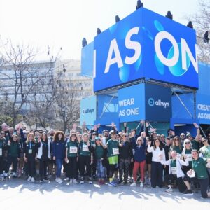 Περισσότεροι από 30.000 δρομείς έτρεξαν σαν ένα στον Ημιμαραθώνιο της Αθήνας (vid)