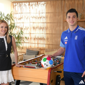 Ο Τάσος Δουβίκας στο Allwyn Game Time: «Η Εθνική Ομάδα αποτελεί ένα νεανικό σύνολο με τεράστια πείνα για διάκριση»